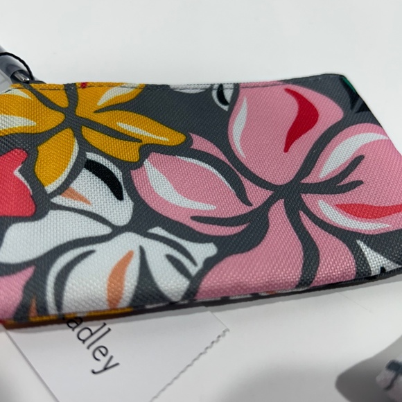 NEW Vera Bradley Grey "COASTAL PARADISE" Zip ID & Lanyard set -*Retired Pattern* - Picture 6 of 6